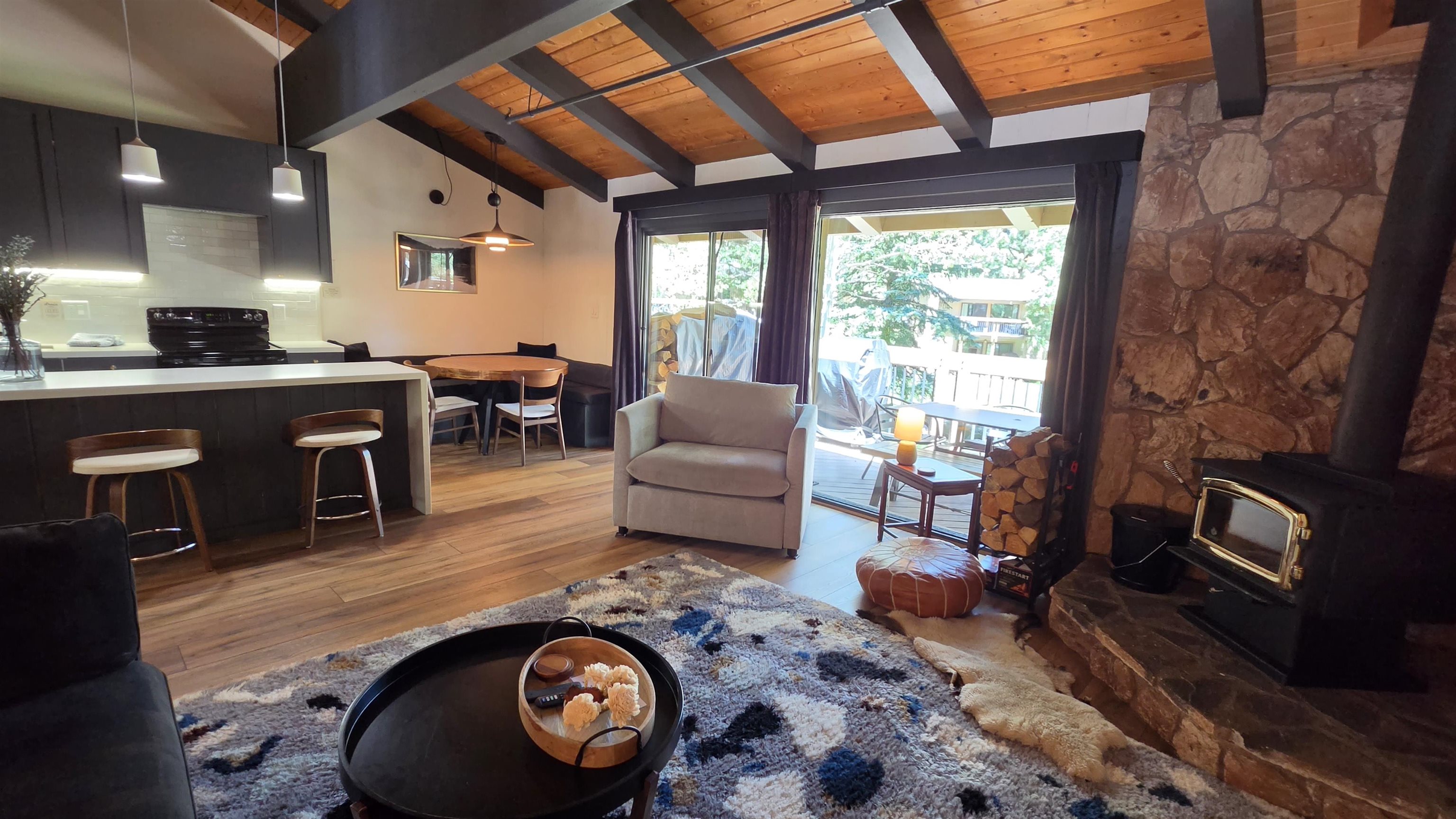 3252 Chateau Road, Unit 42 Mammoth Lakes, CA 93546 - Photo 5 of 47 Gallery Image 5