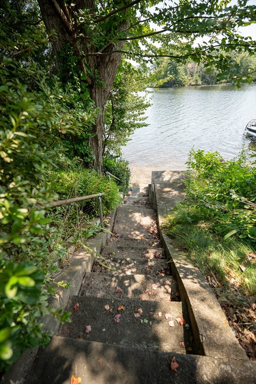 125 Birch Island Road Webster, MA 01570 - Photo 36 of 38 Gallery Image 36
