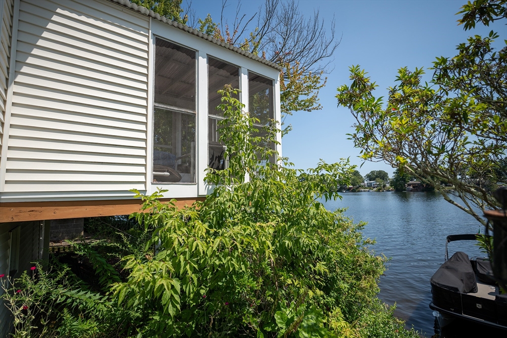 125 Birch Island Road Webster, MA 01570 - Photo 6 of 38 Gallery Image 6