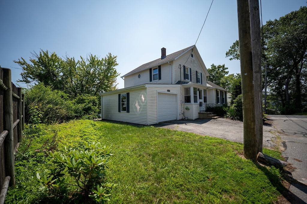 125 Birch Island Road Webster, MA 01570 - Photo 8 of 38 Gallery Image 8