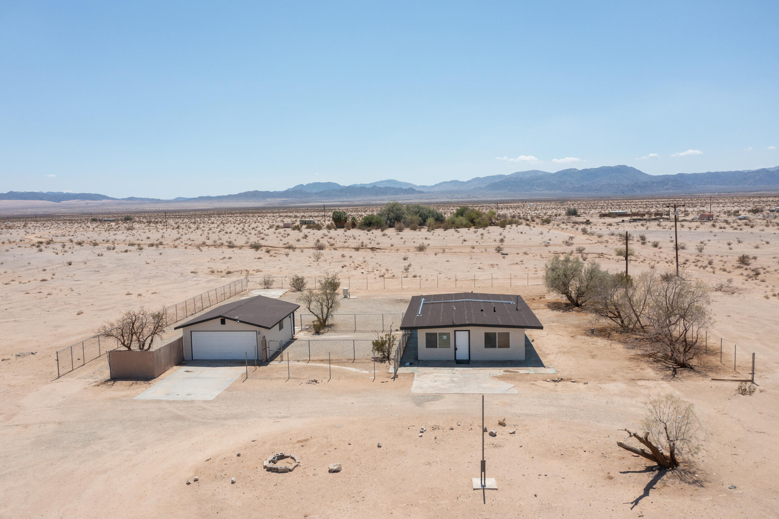 84417 Amboy Road Twentynine Palms, CA 92277 - Photo 21 of 23 a view of a terrace view