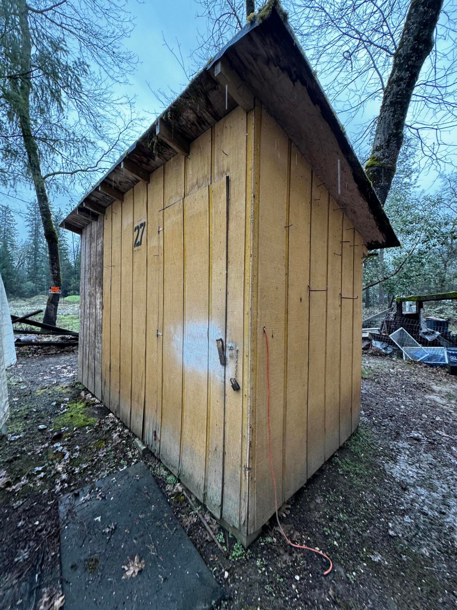 9566 Old Stage Road, Unit 27 Central Point, OR 97502 - Photo 11 of 12 Exterior Shed