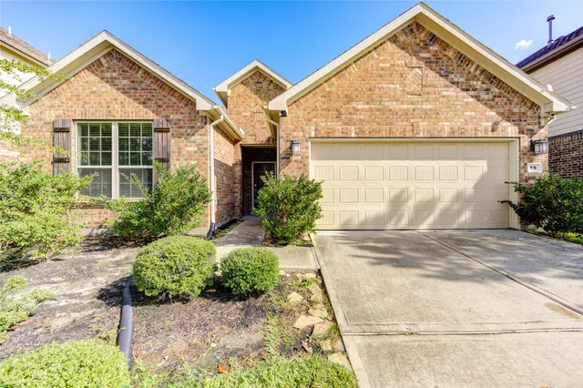 $636,000 | 59 Pioneer Canyon Place, Tomball, TX 77375
