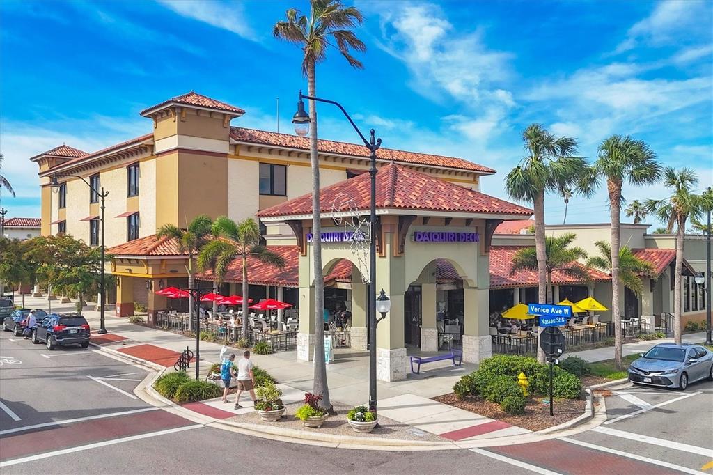 980 Cooper Street, Unit 201 Venice, FL 34285 - Photo 82 of 87 a front view of a building with street