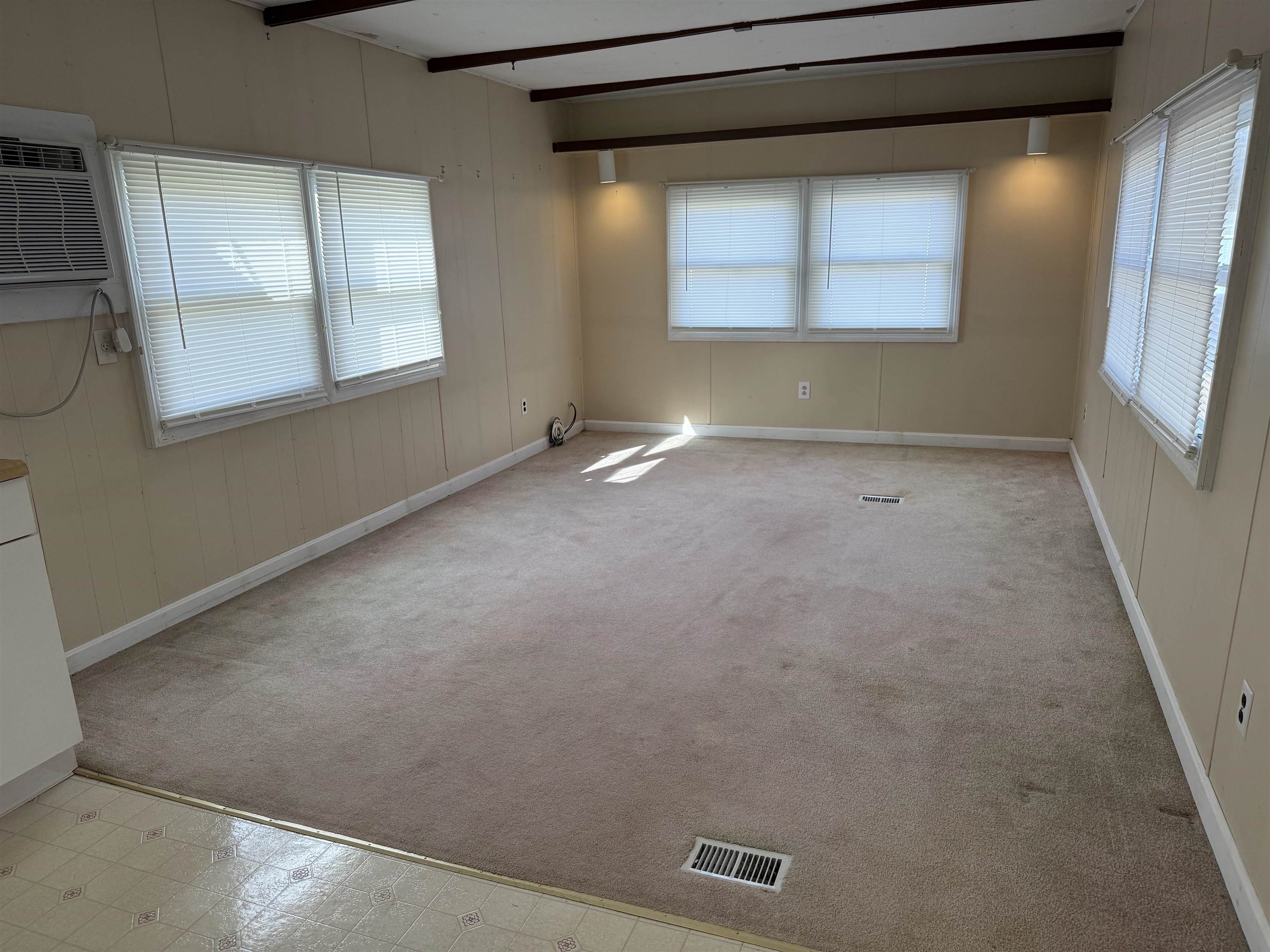 97 Fordway Extension, Unit 3 Derry, NH 03038 - Photo 5 of 13