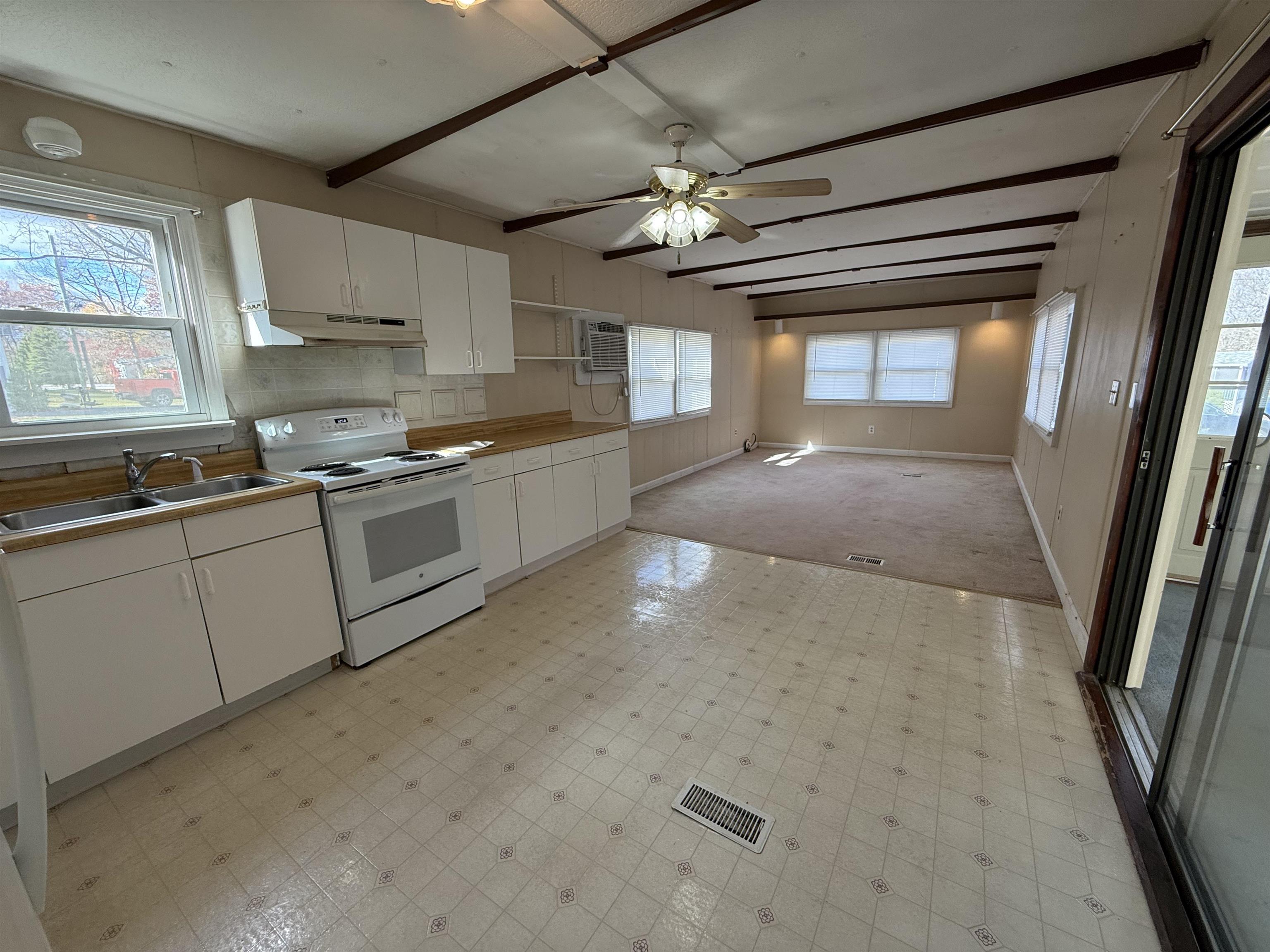 97 Fordway Extension, Unit 3 Derry, NH 03038 - Photo 8 of 13