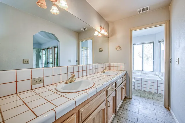 $425,000 | 1495 Purvis Avenue, Clovis, CA 93611