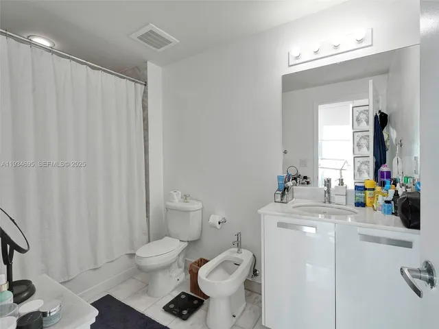 $4,900 | 601 Northeast 36th Street, Unit 1801, Miami, FL 33137