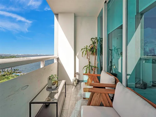 $4,900 | 601 Northeast 36th Street, Unit 1801, Miami, FL 33137