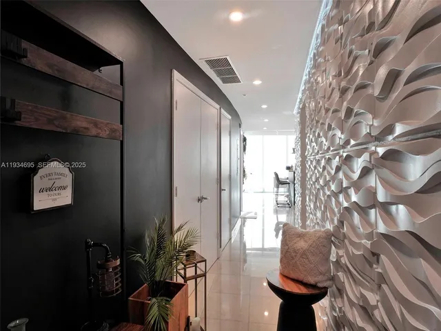 $4,900 | 601 Northeast 36th Street, Unit 1801, Miami, FL 33137