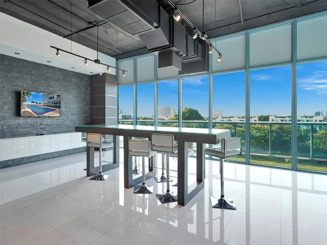 $4,900 | 601 Northeast 36th Street, Unit 1801, Miami, FL 33137