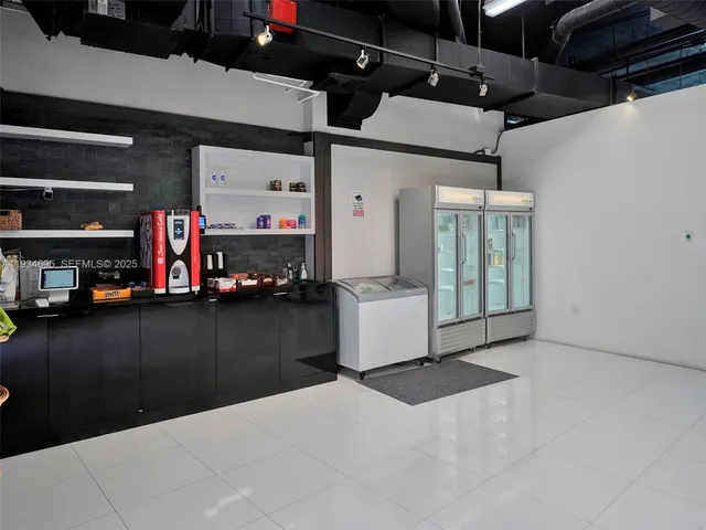 $4,900 | 601 Northeast 36th Street, Unit 1801, Miami, FL 33137