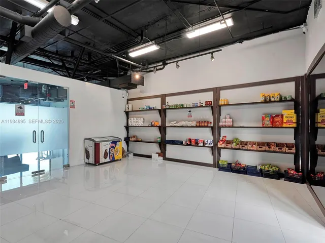 $4,900 | 601 Northeast 36th Street, Unit 1801, Miami, FL 33137