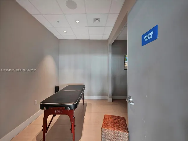 $4,900 | 601 Northeast 36th Street, Unit 1801, Miami, FL 33137