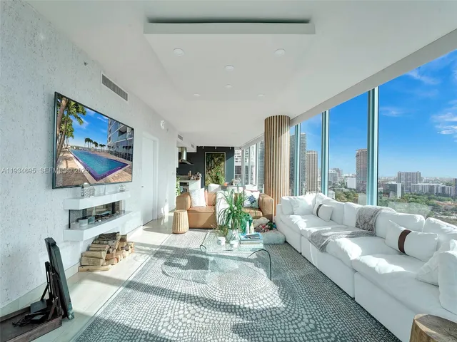 $4,900 | 601 Northeast 36th Street, Unit 1801, Miami, FL 33137