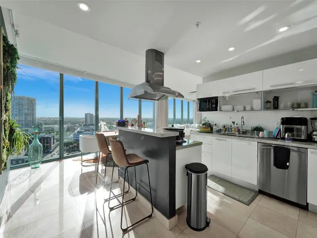 $4,900 | 601 Northeast 36th Street, Unit 1801, Miami, FL 33137