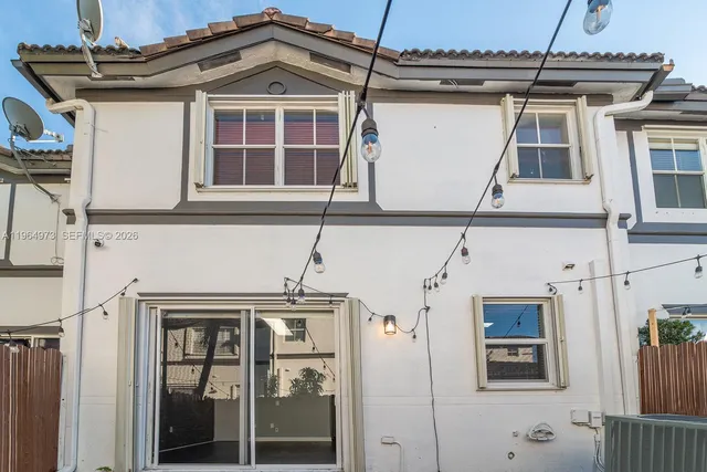 $4,000 | Islands of Doral, Doral, FL 33178