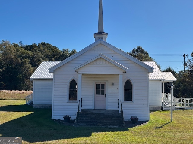 4316 Sharon Road Washington, GA 30673 - Photo 2 of 30 a view of a house with pool