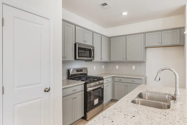 $389,990 | 569 Nightengale Ridge Drive, Columbia, TN 38401