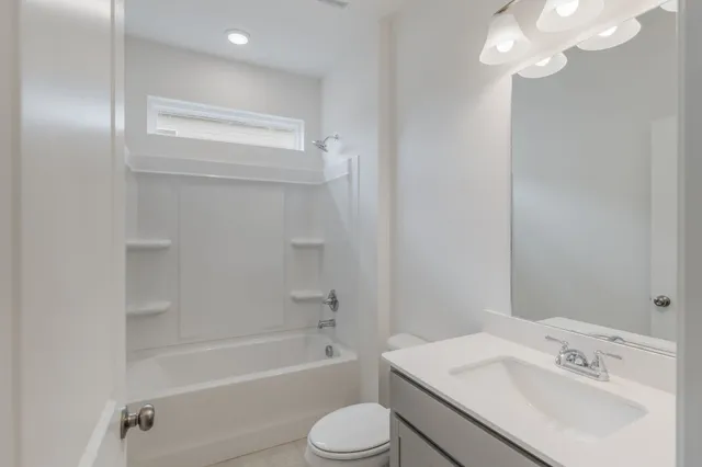 $389,990 | 569 Nightengale Ridge Drive, Columbia, TN 38401