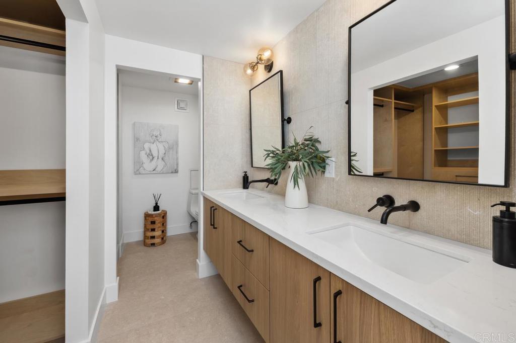 2500 Torrey Pines Road, Unit 1101 La Jolla, CA 92037 - Photo 25 of 60 Primary Bathroom