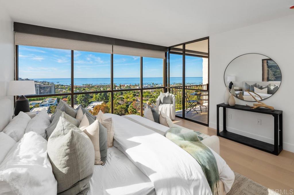 2500 Torrey Pines Road, Unit 1101 La Jolla, CA 92037 - Photo 8 of 60 Primary bedroom