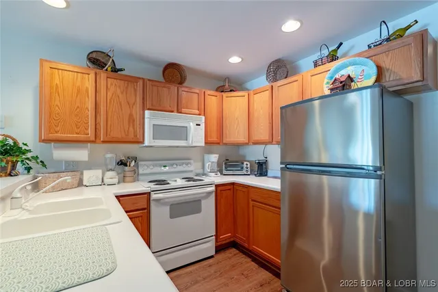 $345,000 | 164 Cedar Glen Drive, Unit 3E, Camdenton, MO 65020