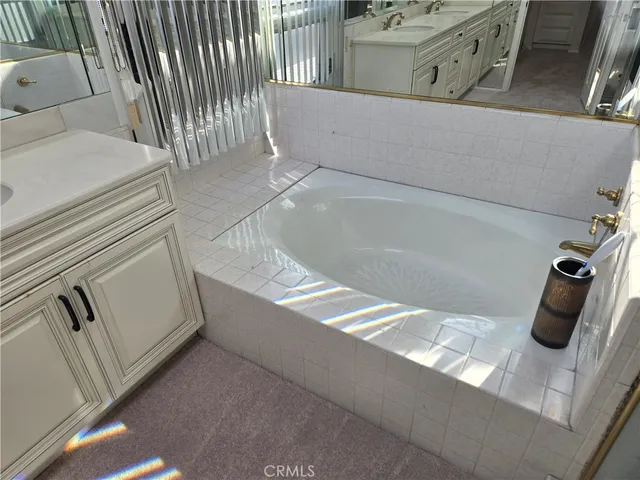 a view of a pathway with a house