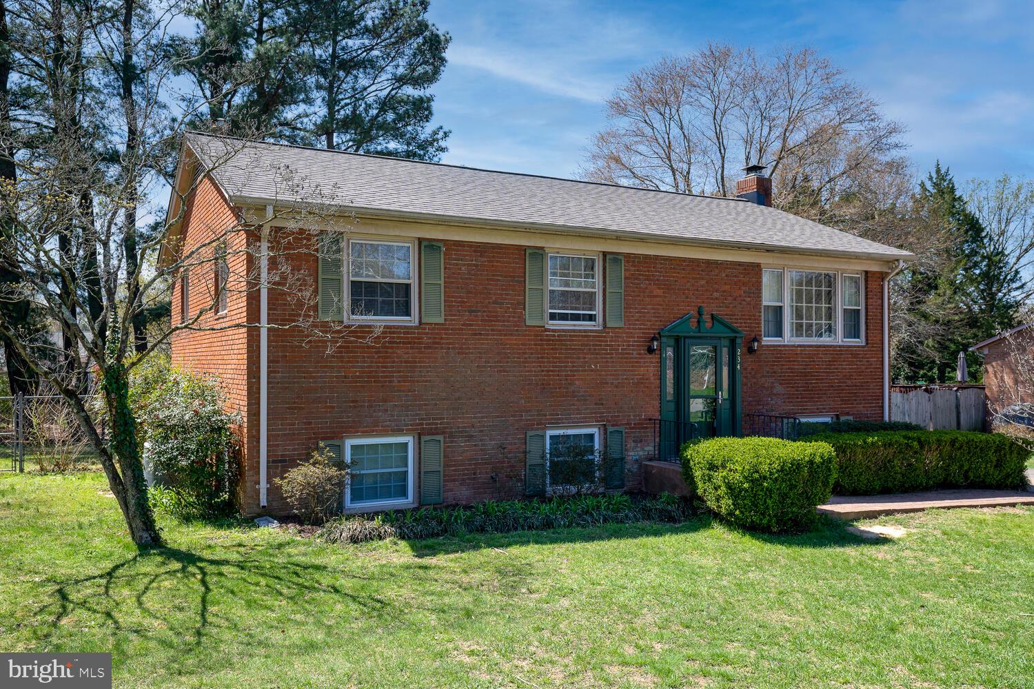 234 North Randolph Road Fredericksburg, VA 22405 - Photo 2 of 52