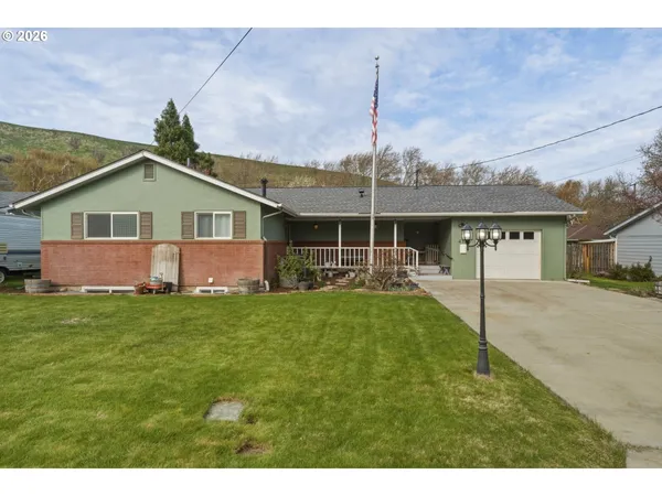 $450,000 | 412 Southwest Parkview Street, Milton Freewater, OR 97862