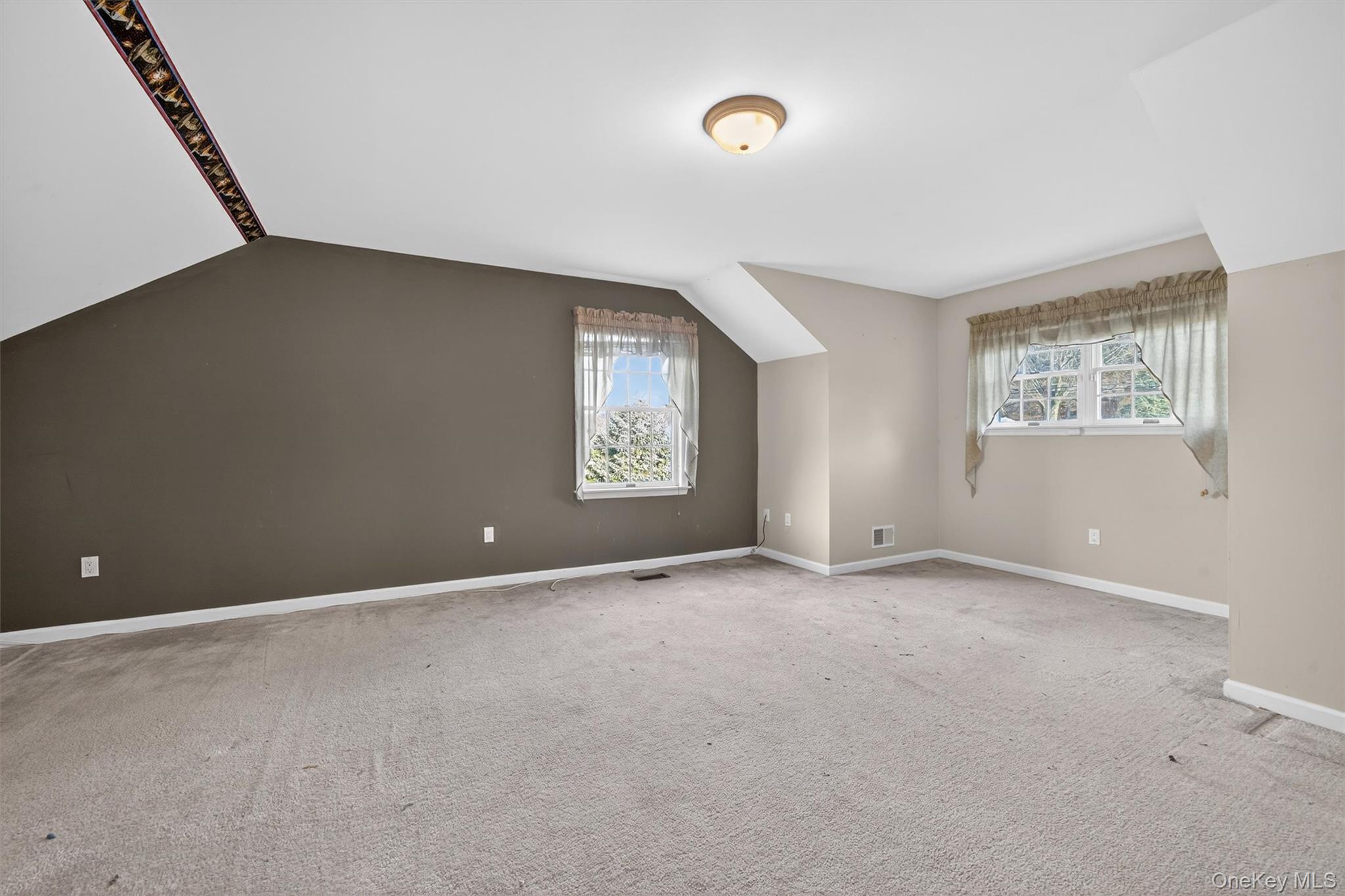 21 Jessup Road Warwick, NY 10990 - Photo 35 of 50 an empty room with windows and closet