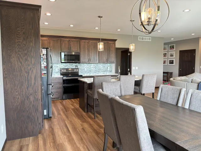 $675,000 | 1145 Horatio Street, Fairmont, MN 56031