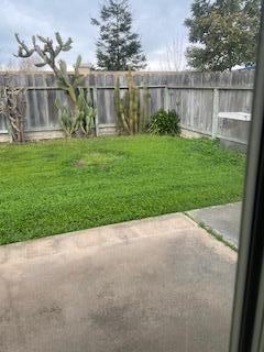 1830 Truckee Way Salinas, CA 93906 - Photo 15 of 17 a backyard with green space