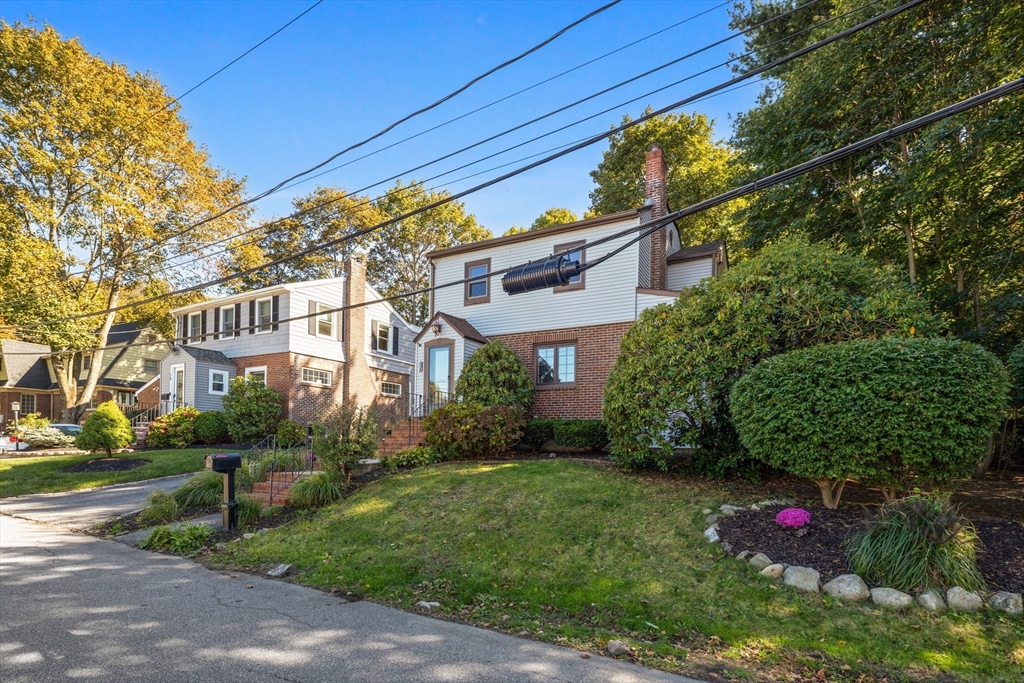 20 Richards Road Weymouth, MA 02189 - Photo 3 of 37 Gallery Image 3