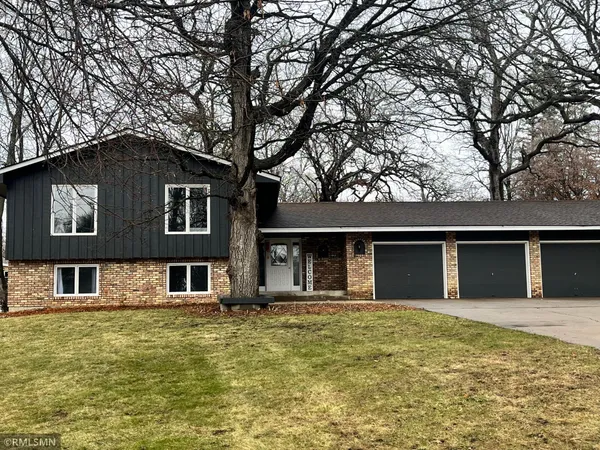 $450,000 | 203 Douglas Drive, Buffalo, MN 55313