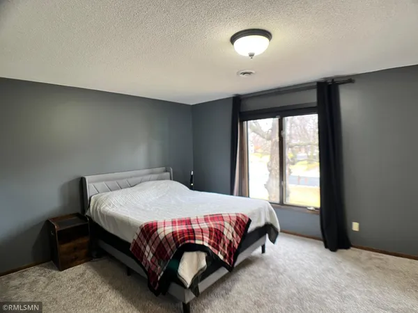 $434,900 | 203 Douglas Drive, Buffalo, MN 55313