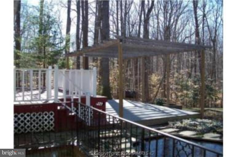 8105 Counselor Road Manassas, VA 20112 - Photo 8 of 26 Deck
