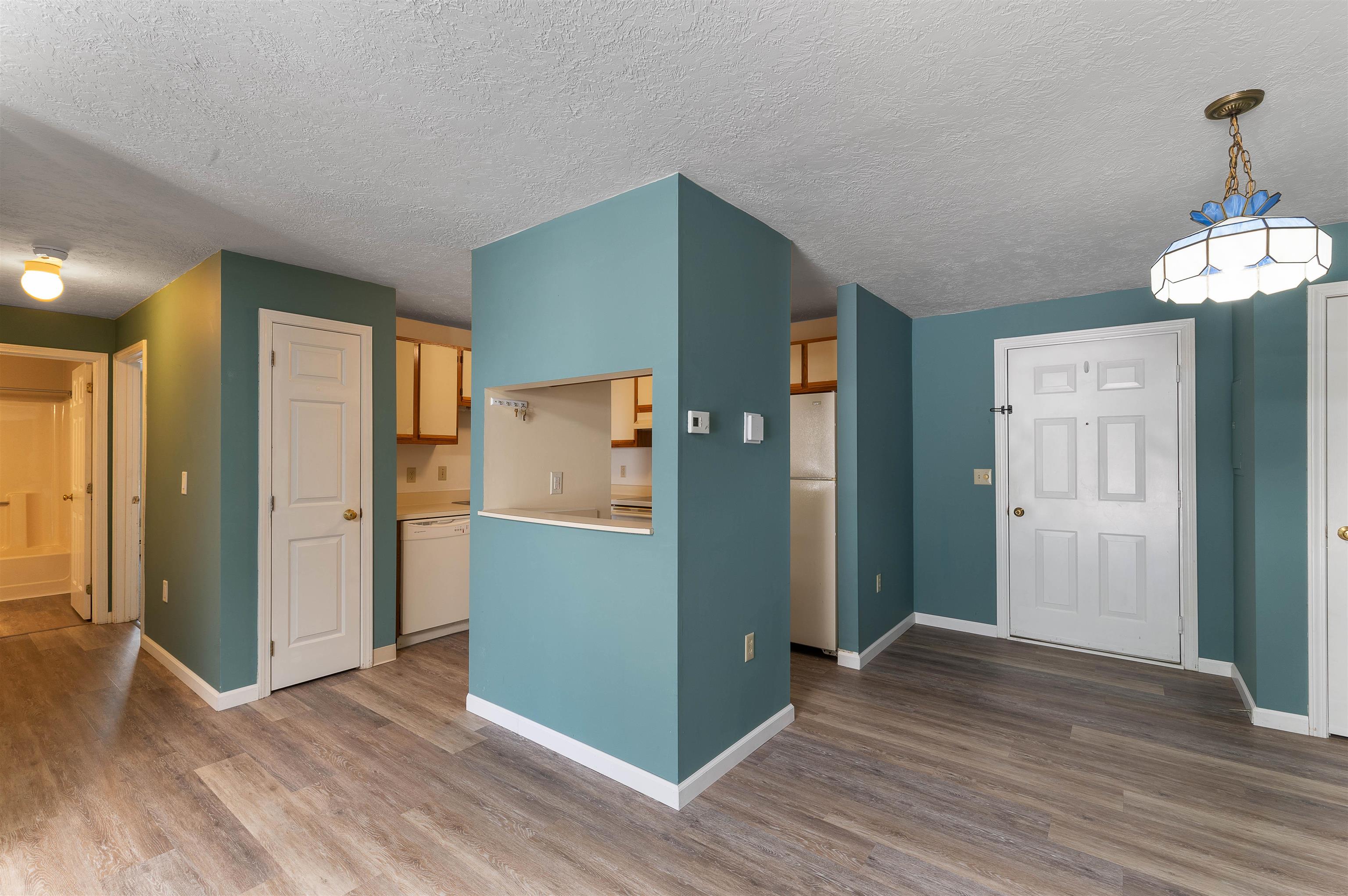 19 Saco Street, Unit 2 Conway, NH 03813 - Photo 5 of 18