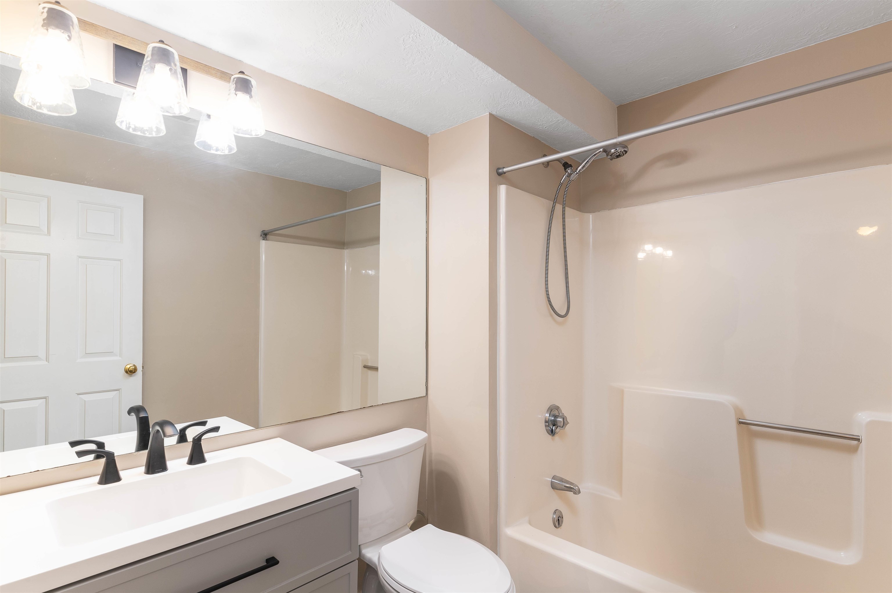 19 Saco Street, Unit 2 Conway, NH 03813 - Photo 8 of 18