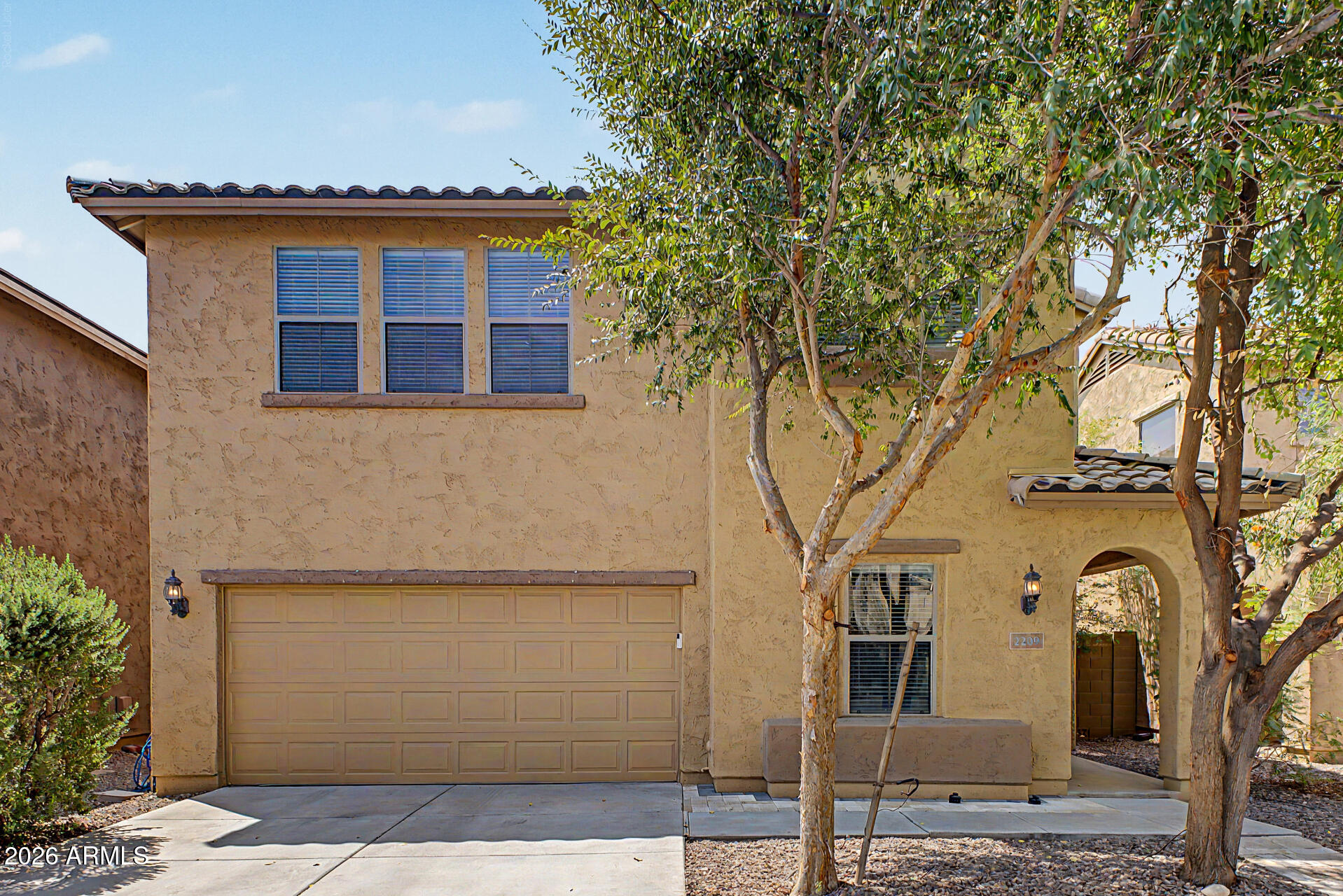 2209 West Kathleen Road Phoenix, AZ 85023 - Photo 2 of 36 02-Kathleen