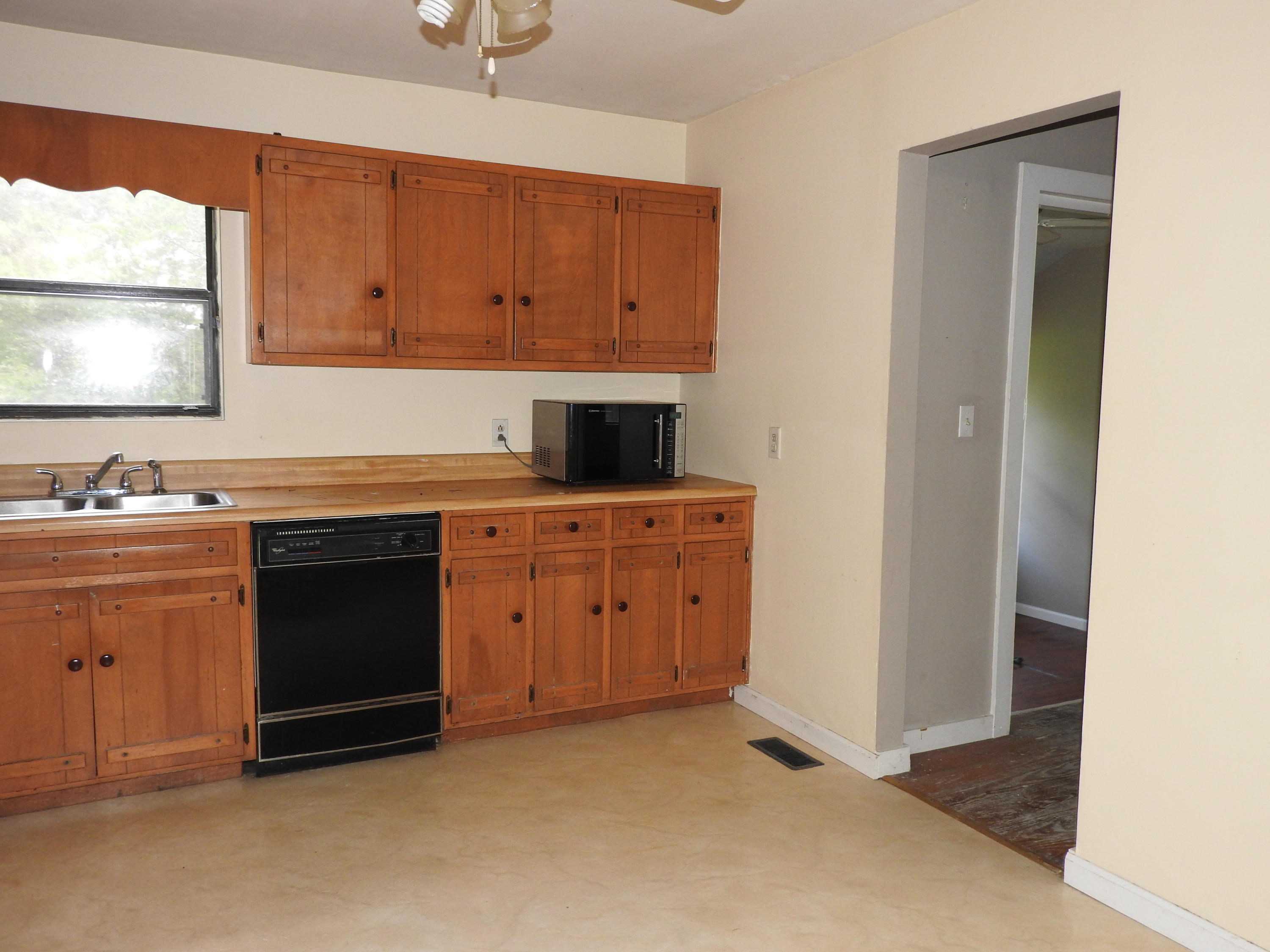 605 Bell Road Cleveland, TN 37323 - Photo 8 of 26 KITCHEN