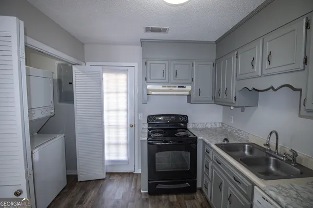 $900 | 140 Lanier Drive, Unit 142, Statesboro, GA 30458