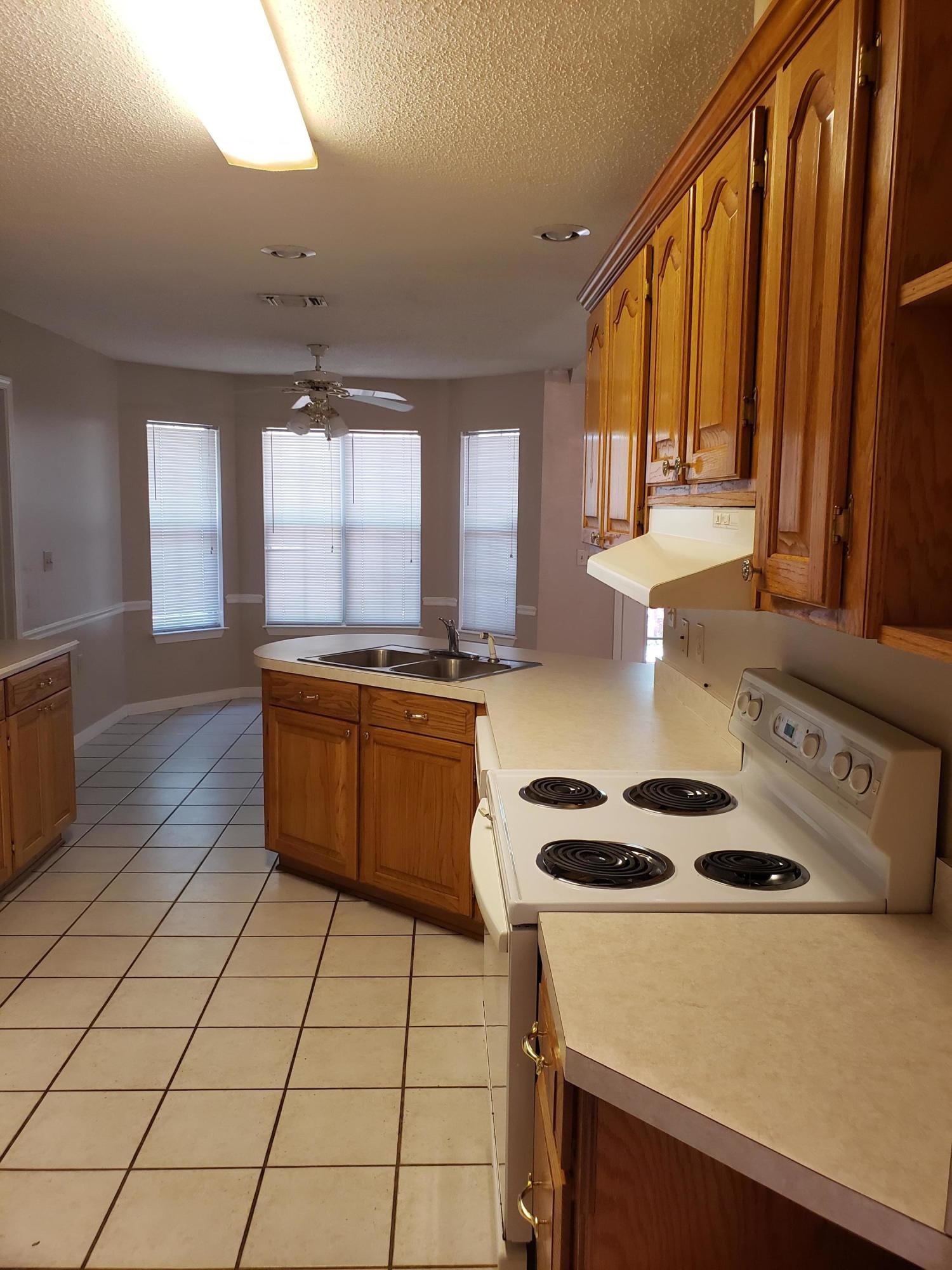 108 Chippewa Trail Crestview, FL 32536 - Photo 5 of 19 20200415_140727