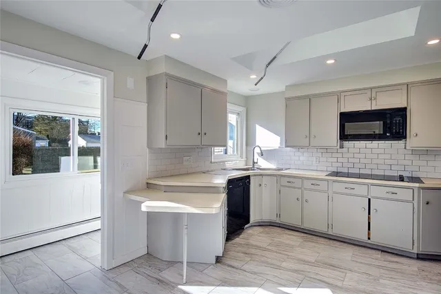 $2,800 | 78 Devonshire Street, Providence, RI 02908