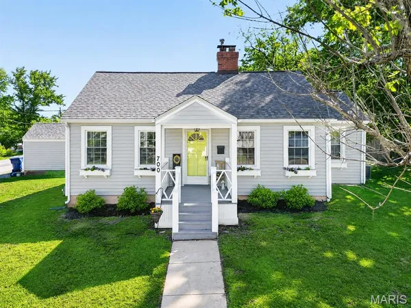 $215,000 | 700 3rd Street, Troy, MO 63379