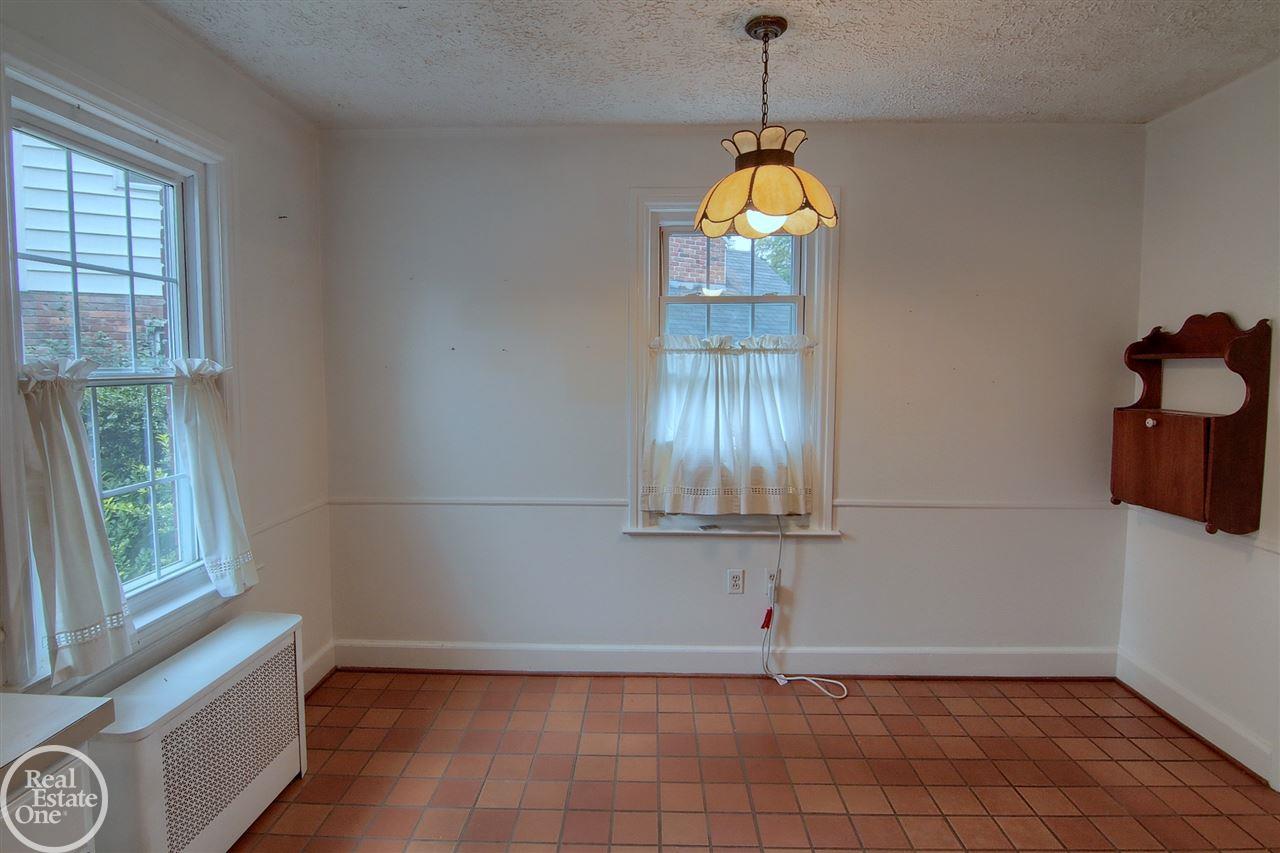 381 Merriweather Road Grosse Pointe, MI 48236 - Photo 12 of 29 Kitchen