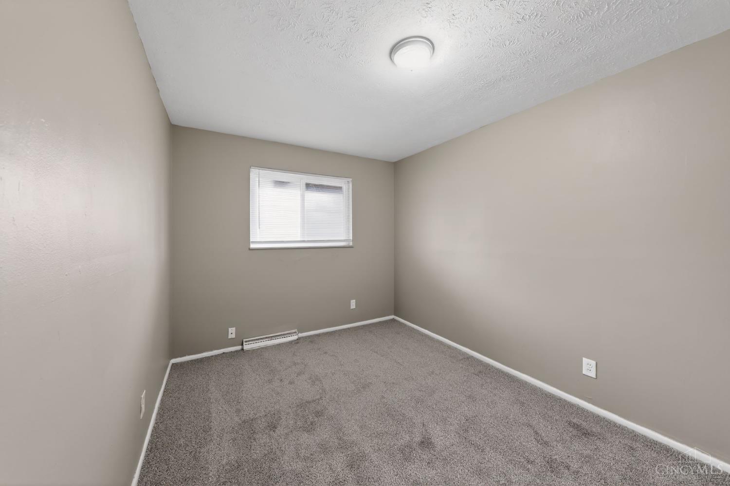 2547 Adams Road Cincinnati, OH 45231 - Photo 6 of 32
