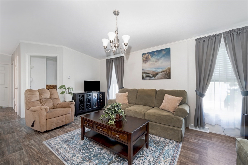 21 Jason Way West Bridgewater, MA 02379 - Photo 4 of 22