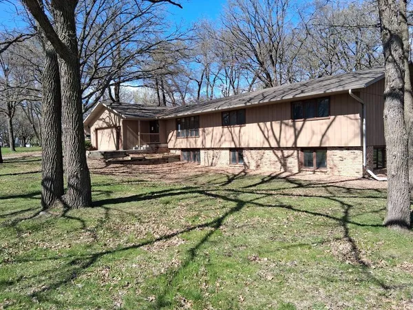 $250,000 | 1919 Summit Drive, St. Cloud, MN 56303