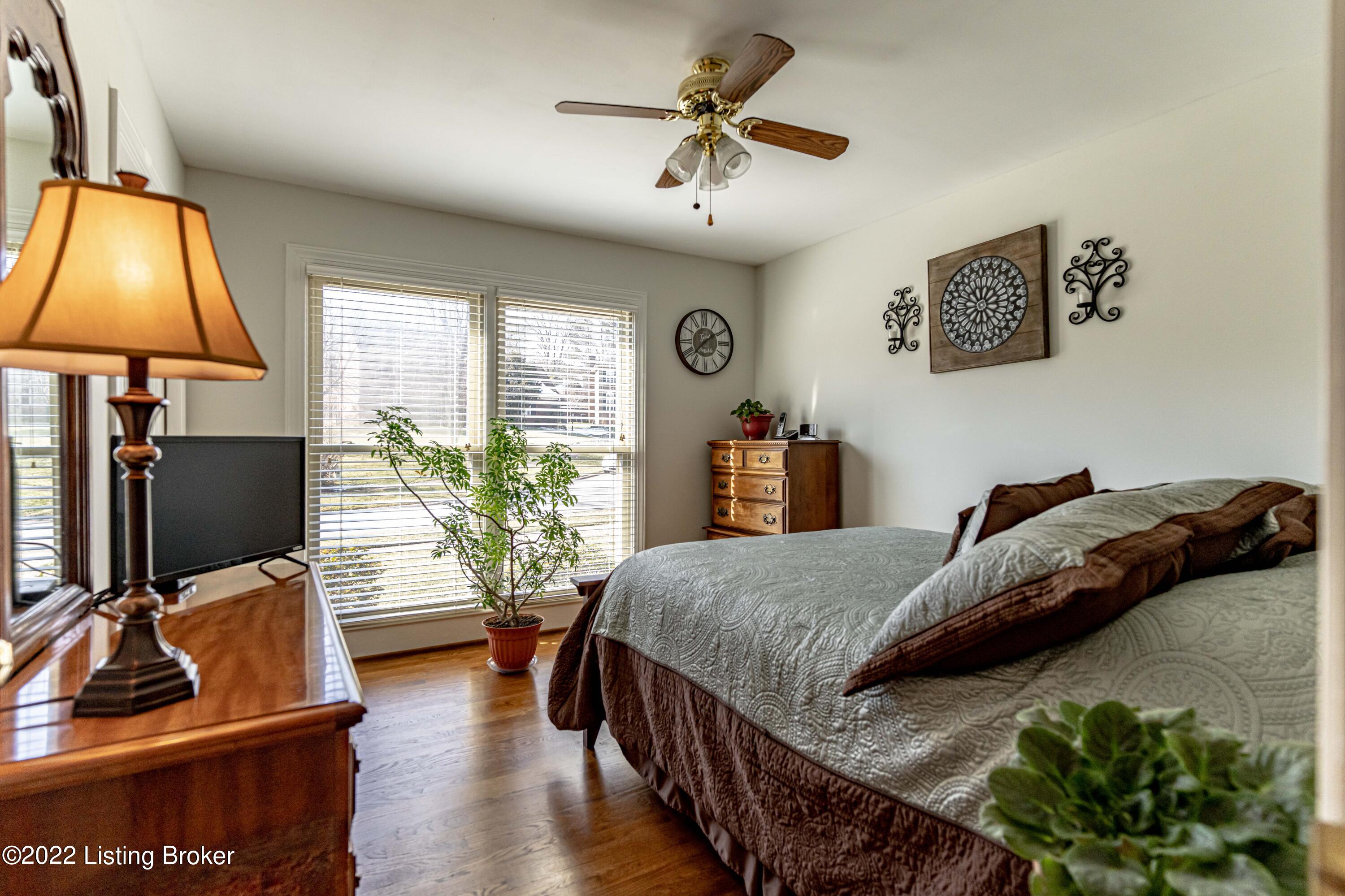 905 Ramsgate Court Louisville, KY 40299 - Photo 13 of 68 DSC06152